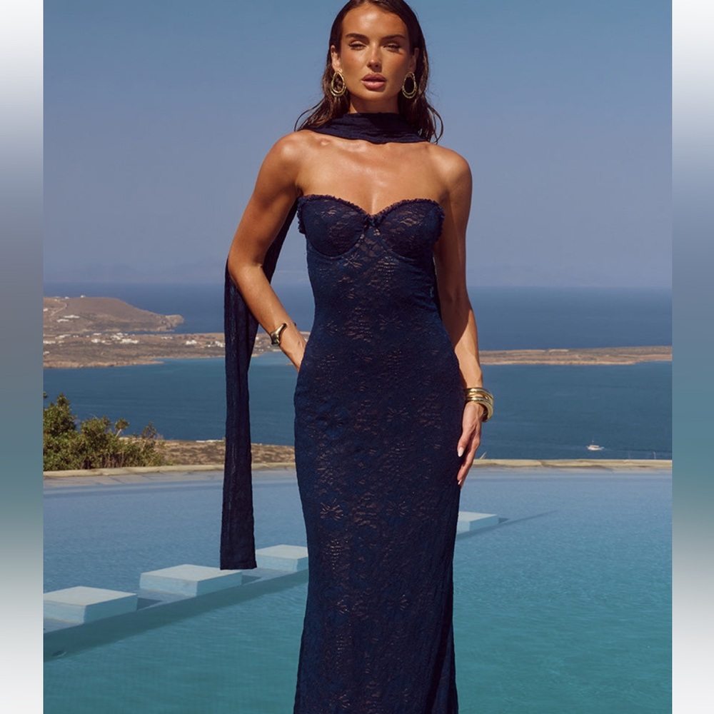 Elegant Navy Lace Maxi Dress